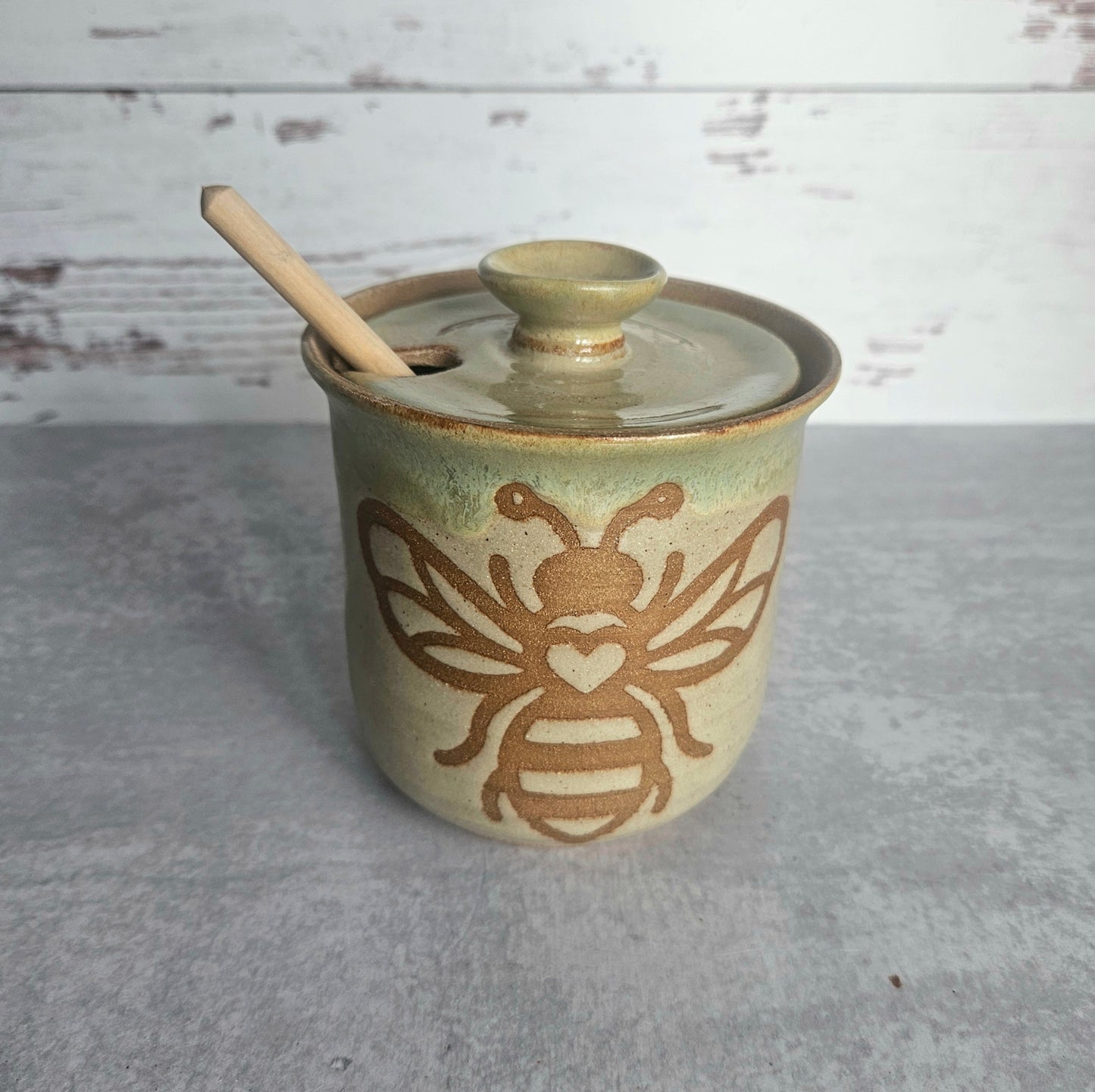Honey Pot 》Honey Bee