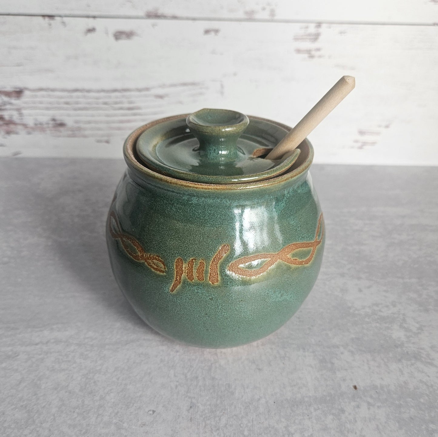 Honey Pot 》Green Barbed Wire