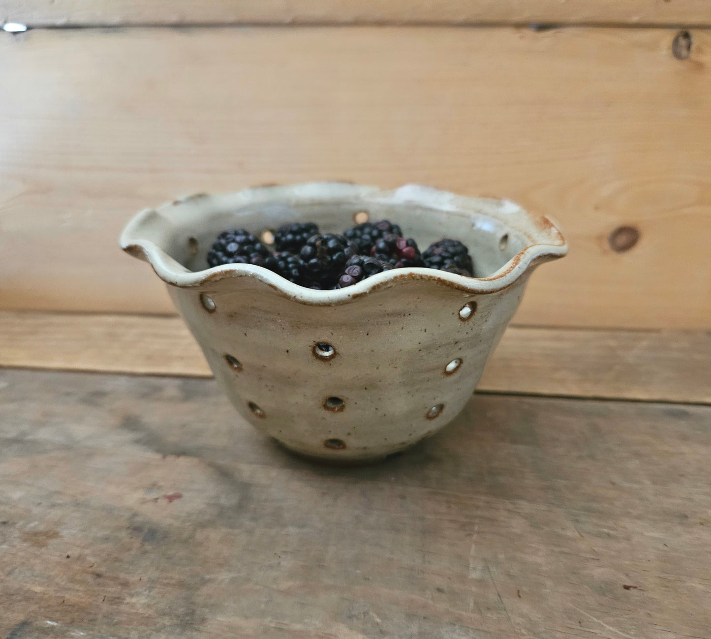 Berry Bowl | Medium Cream