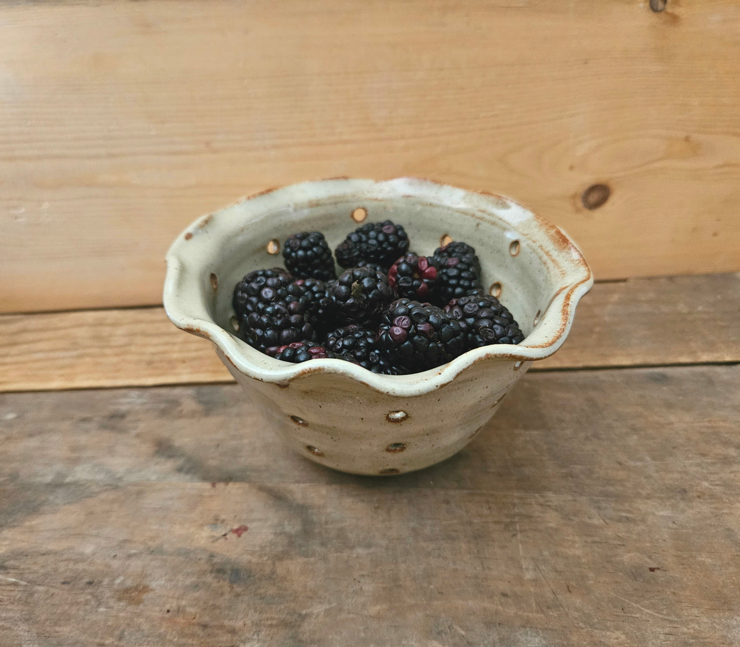 Berry Bowl | Medium Cream