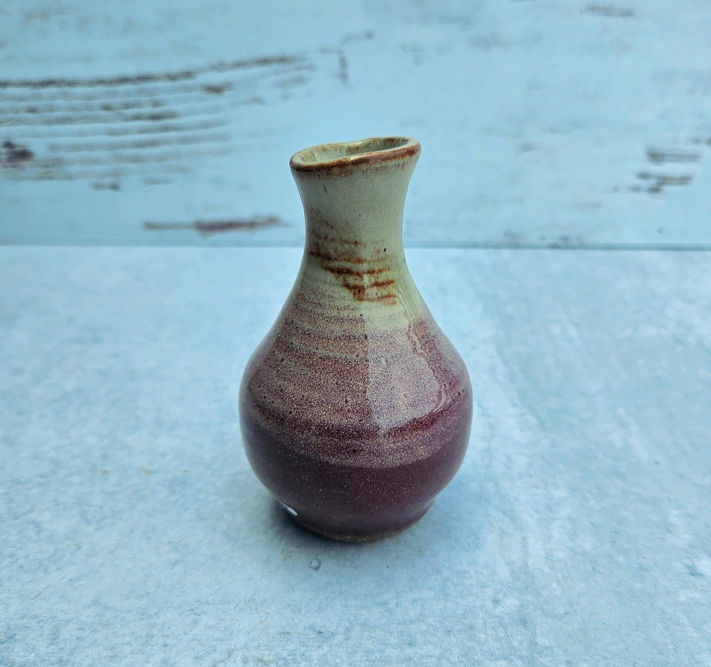 Bud Vase》Burgundy and Cream