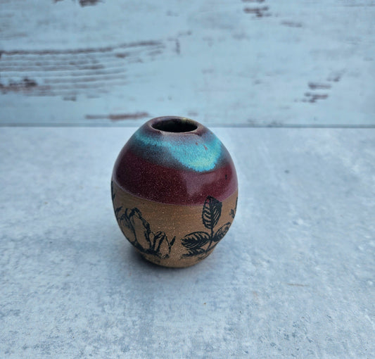Bud Vase》Burgundy and Turquoise