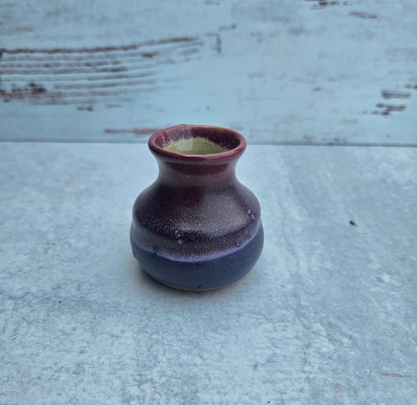 Bud Vase》Burgundy and Purple