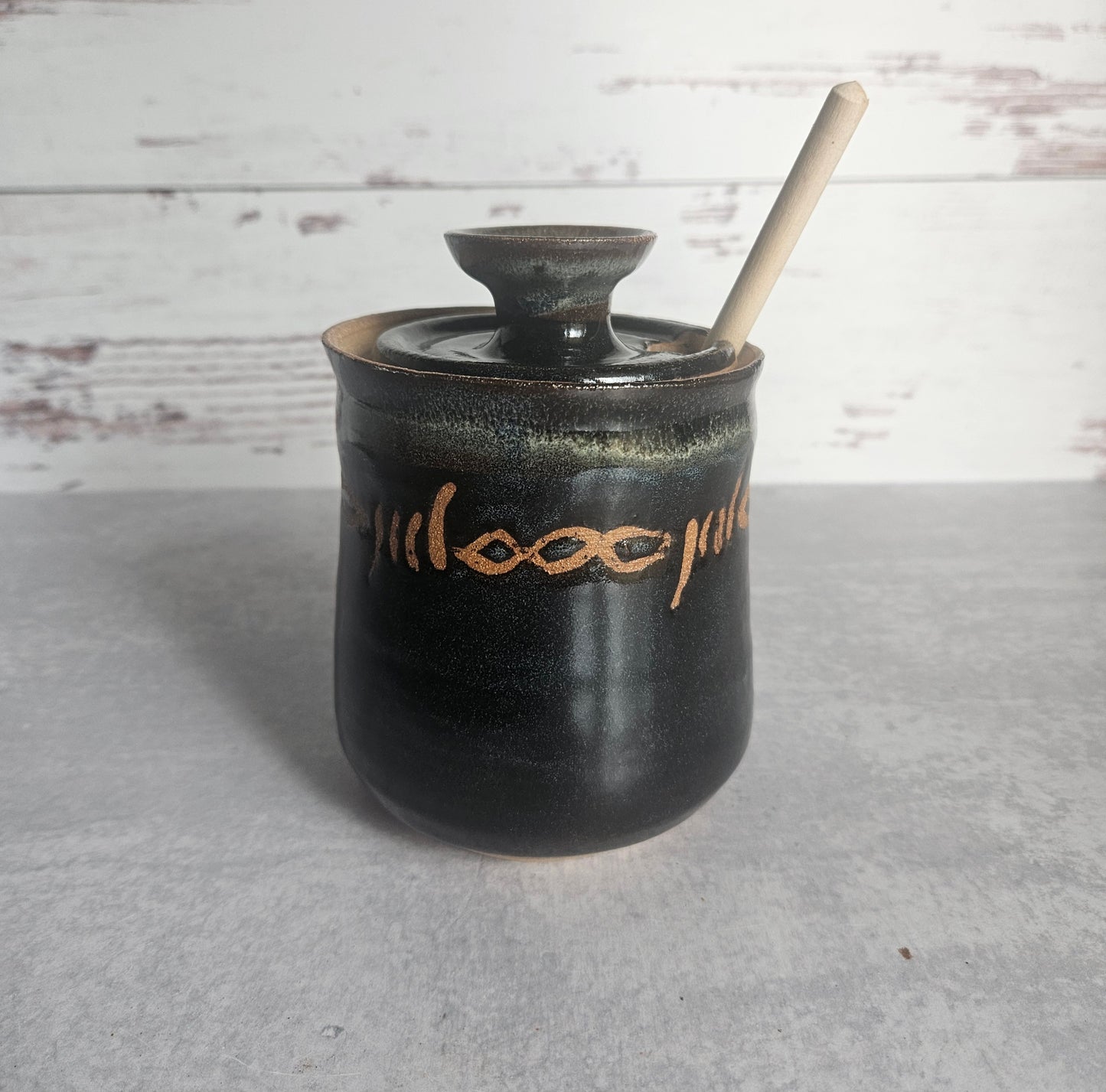 Honey Pot 》Black Barbed Wire